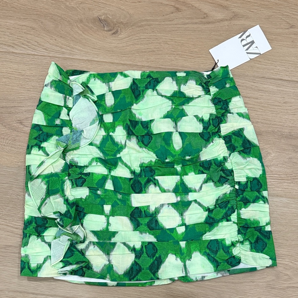 Zara Abstract Green Mini Skirt